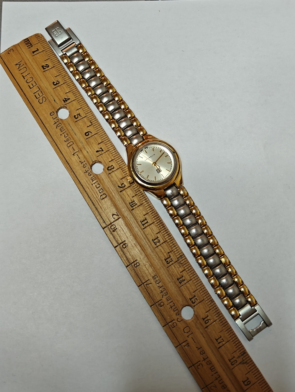 Vintage Authentic Givenchy Ladies Watch Cleaned New Battery - Picture 13 of 16